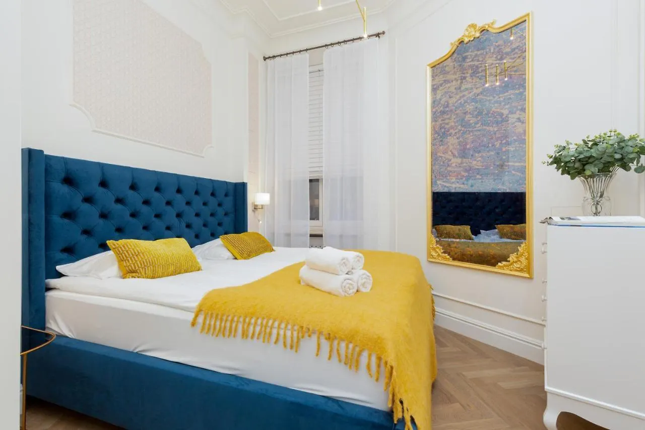 Royal Apartment Kopernika By Renters Prestige Varsovia Polonia