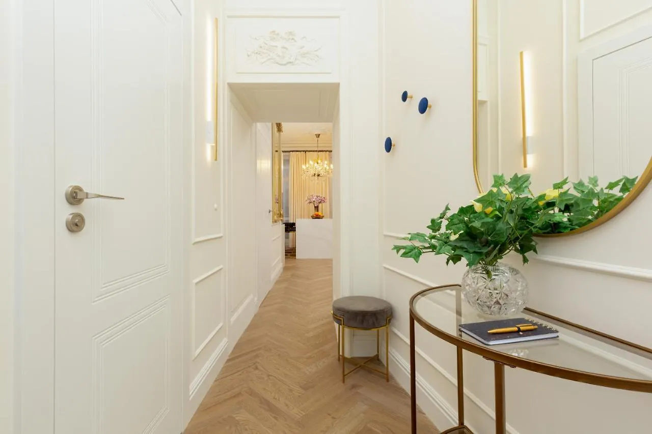Royal Apartment Kopernika By Renters Prestige Varsovia Polonia